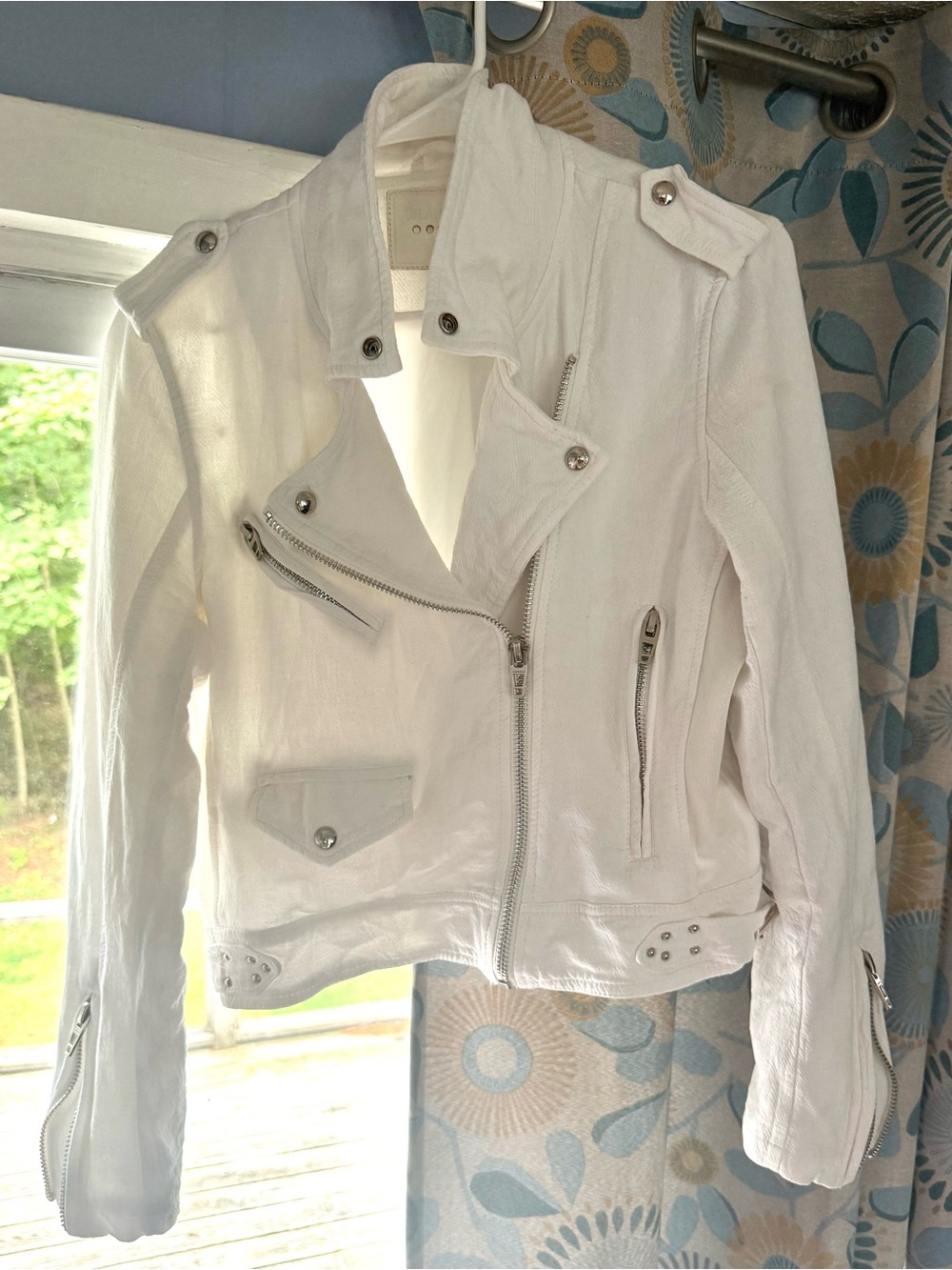Blank NYC White Cropped Moto Utility Jacket with Silver Zips & Snaps